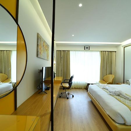 The President Hotel, Kumarapark Bangalore Esterno foto
