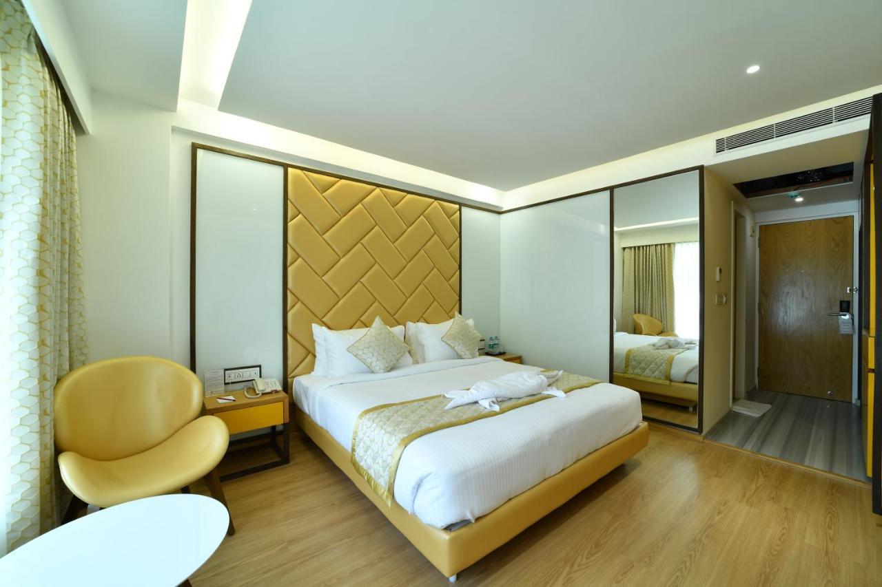 The President Hotel, Kumarapark Bangalore Esterno foto