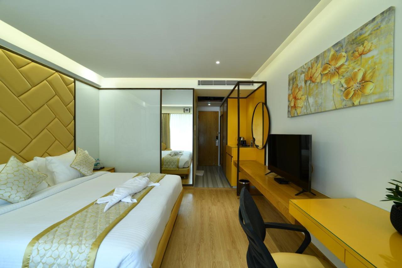 The President Hotel, Kumarapark Bangalore Esterno foto